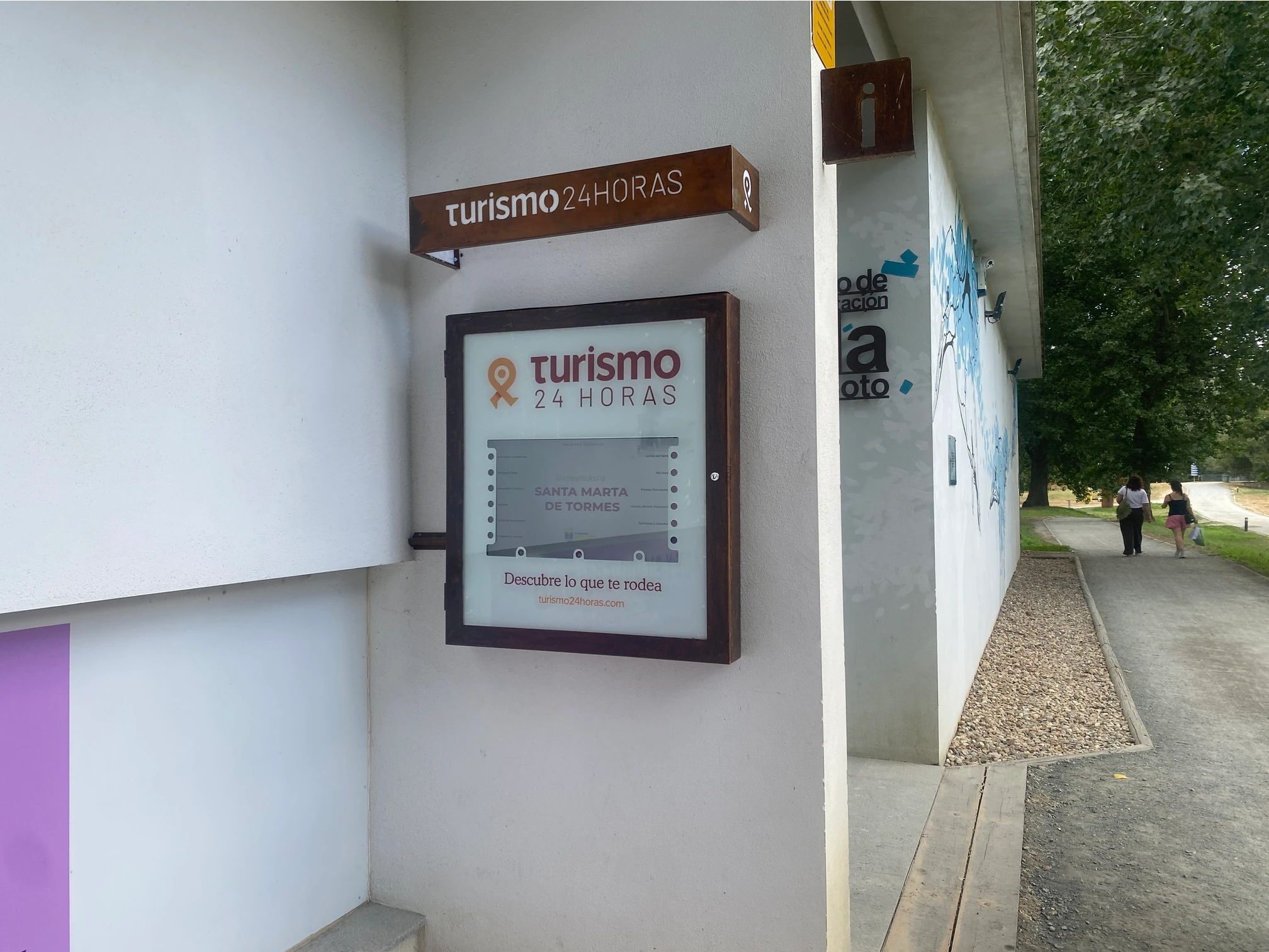 Modelo 27 pulgadas versión pared